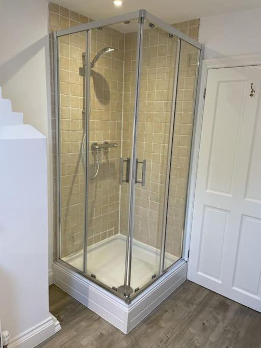 Holly Cottage, 2, Northbrook Park, Farnham-Up To 6 Adults Esterno foto