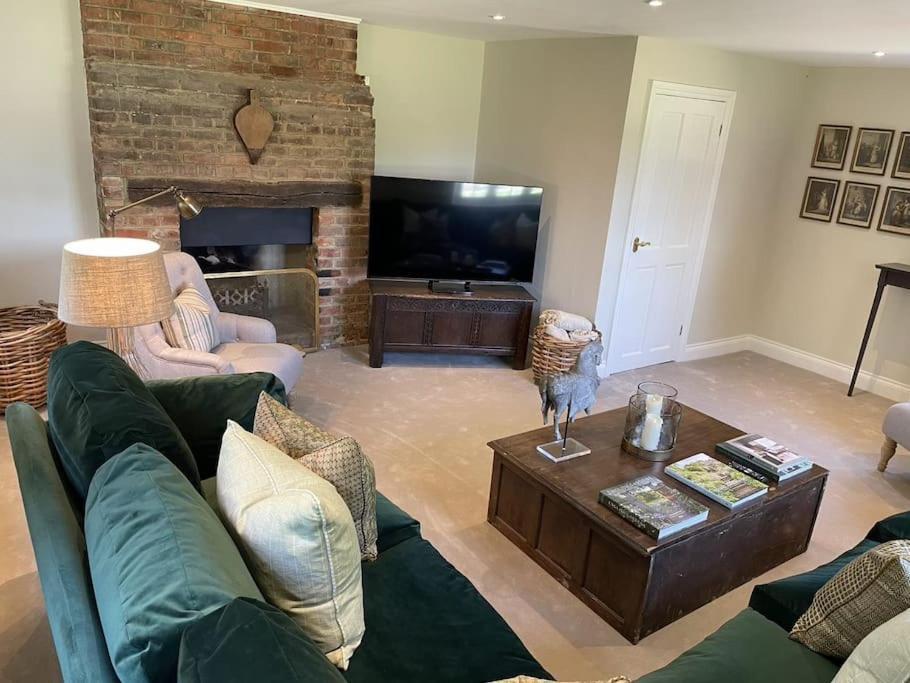 Holly Cottage, 2, Northbrook Park, Farnham-Up To 6 Adults Esterno foto
