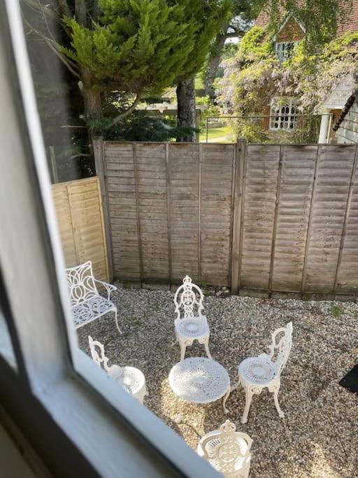 Holly Cottage, 2, Northbrook Park, Farnham-Up To 6 Adults Esterno foto